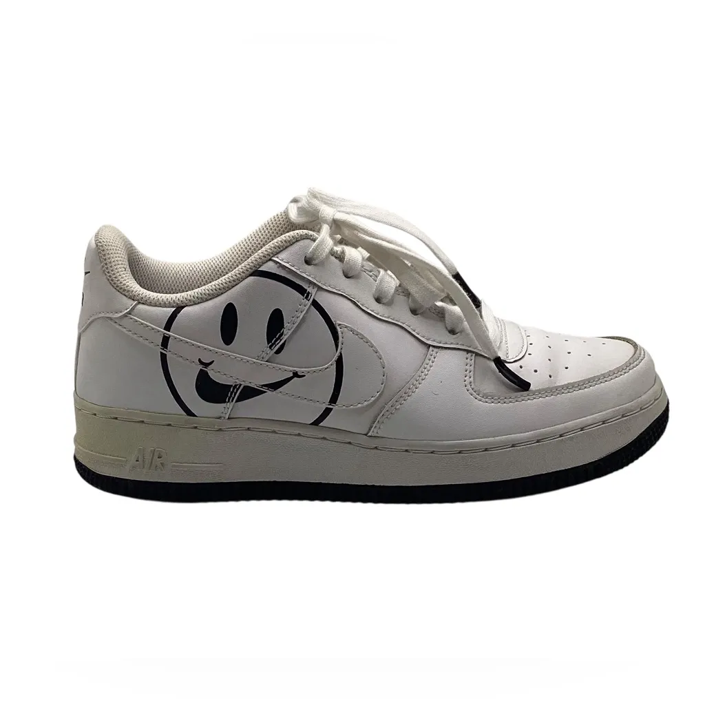 Nike Air Force 1 lows. Have a Nike Day. - Image 4