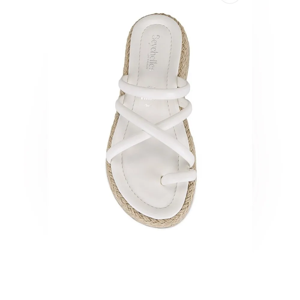 Rule The World Sandal in White
Seychelles, size 10 - Image 5