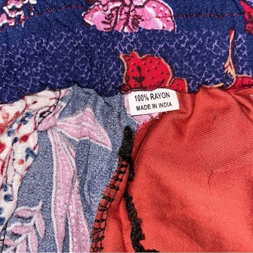 Women's Elastic Waist Patchwork Shorts. - Image 3