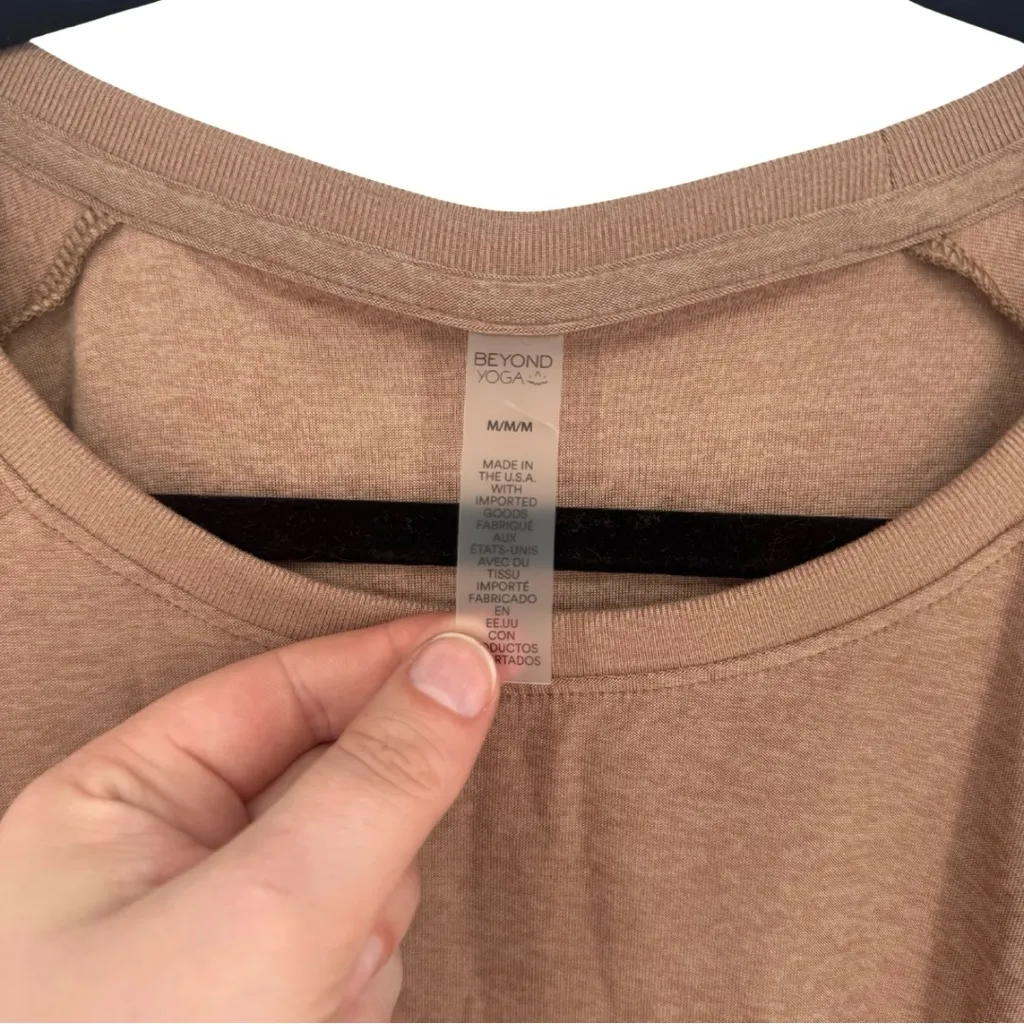 Beyond Yoga NWT Featherweight Daydreamer Pullover Desert Sand Heather Tan Medium - Image 6