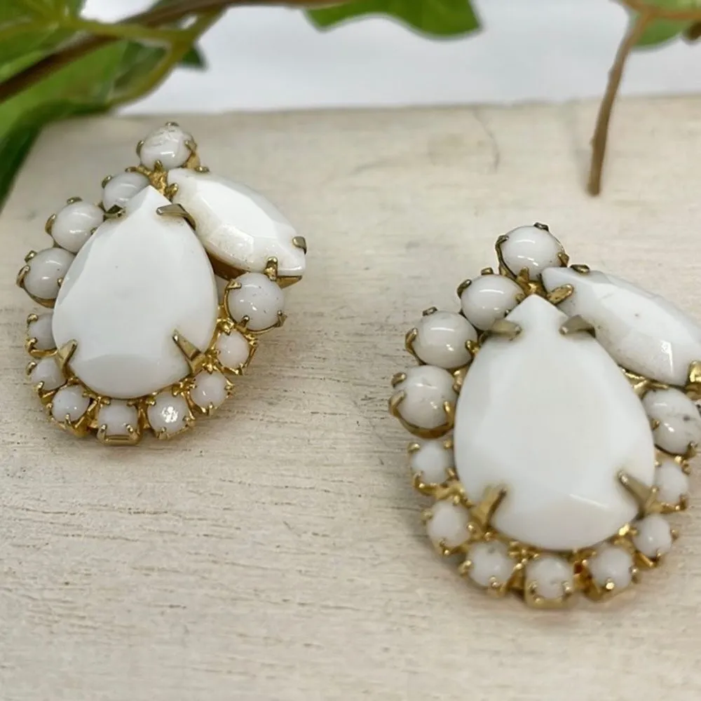 Vintage Prong Set Gils White Statement Clip Earrings Gold - Image 11