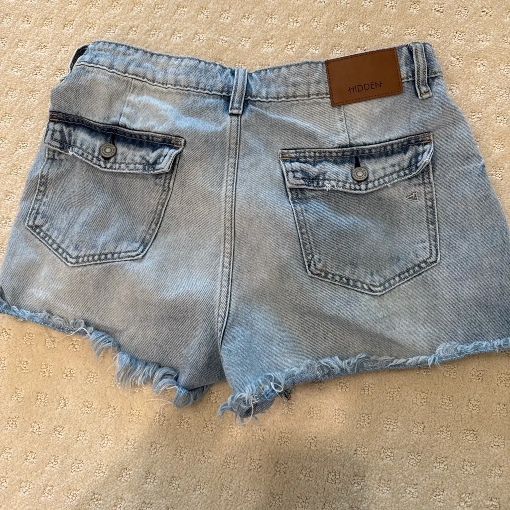 Hidden Los Angeles Light Wash Frayed Hem Denim Shorts Women’s Large Blue - Image 5