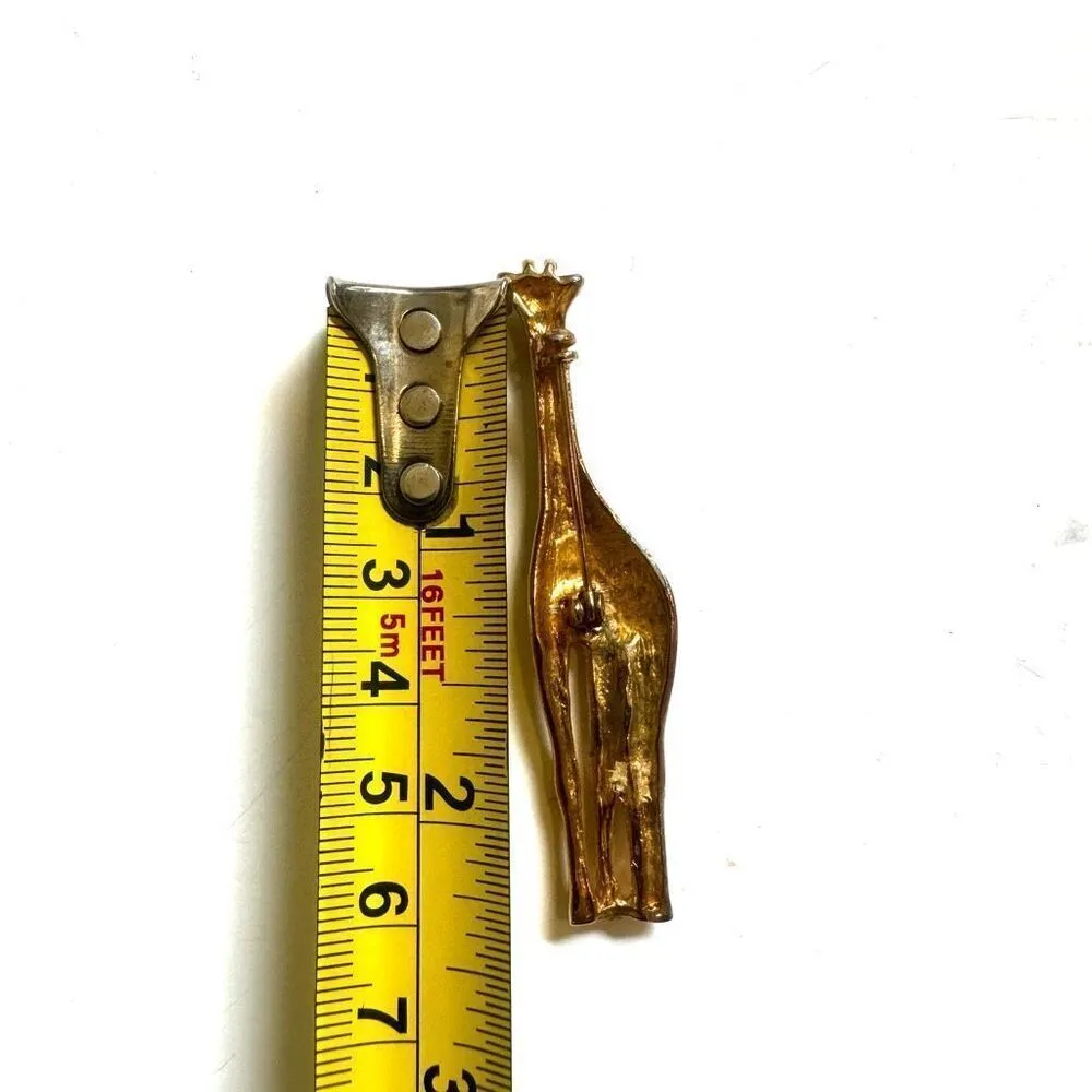 Gold tone giraffe brooch - Image 4