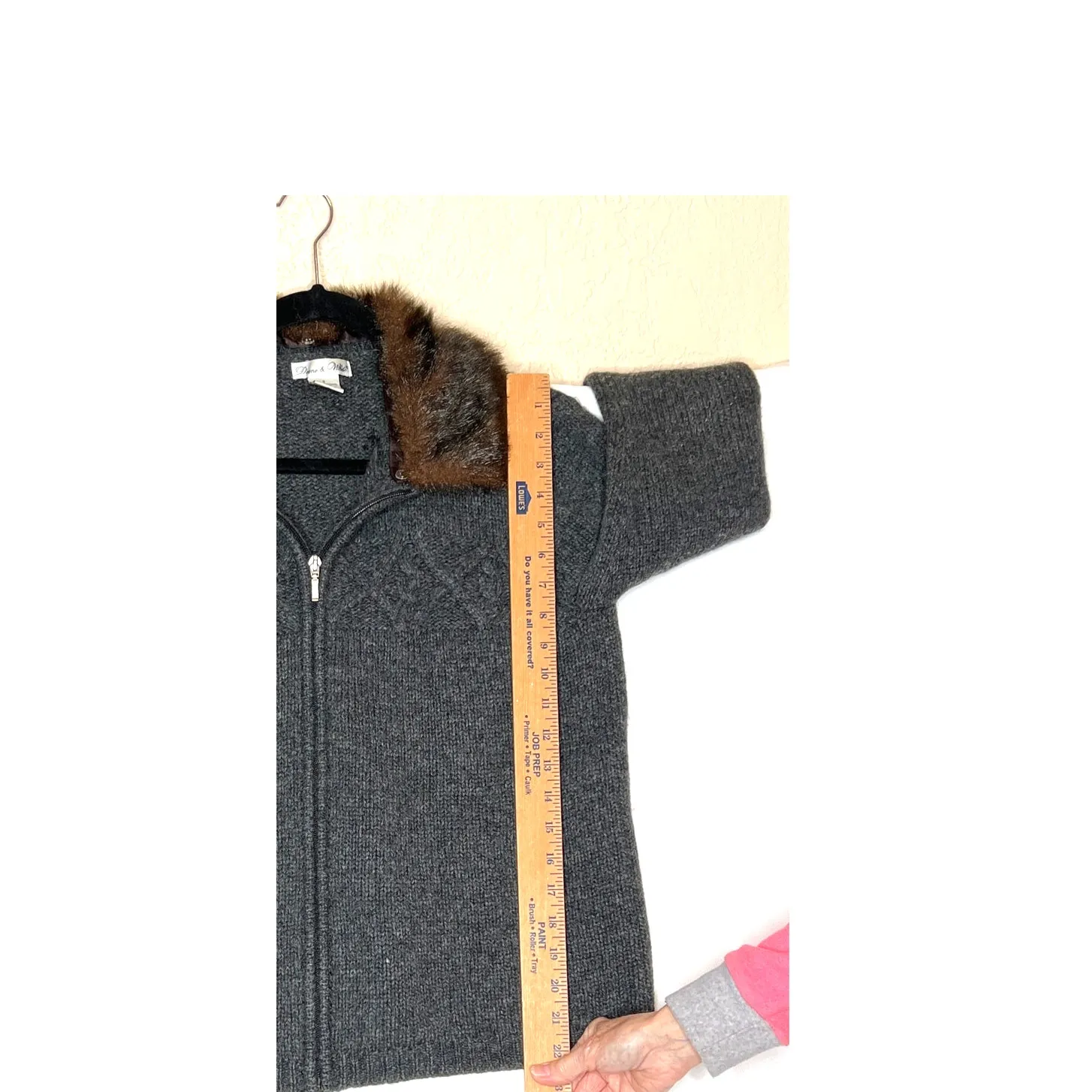 Deane & White size S cardigan lambswool gray detachable faux fur collar - Image 4