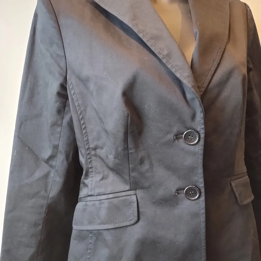 The Limited Black Blazer Button closure size 6 Women’s Jacket - Image 2