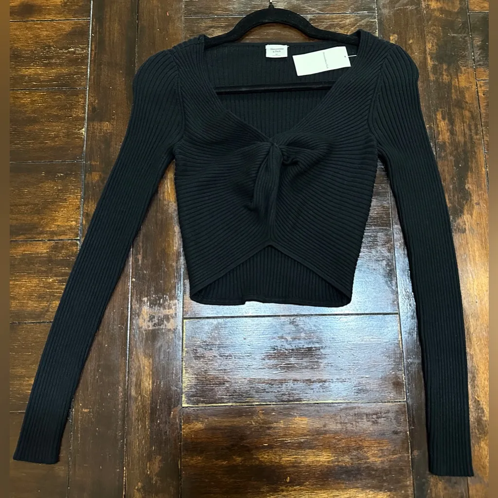 NWT Abercrombie & Fitch Twist Front Sweater Top - Black - XS - Image 4