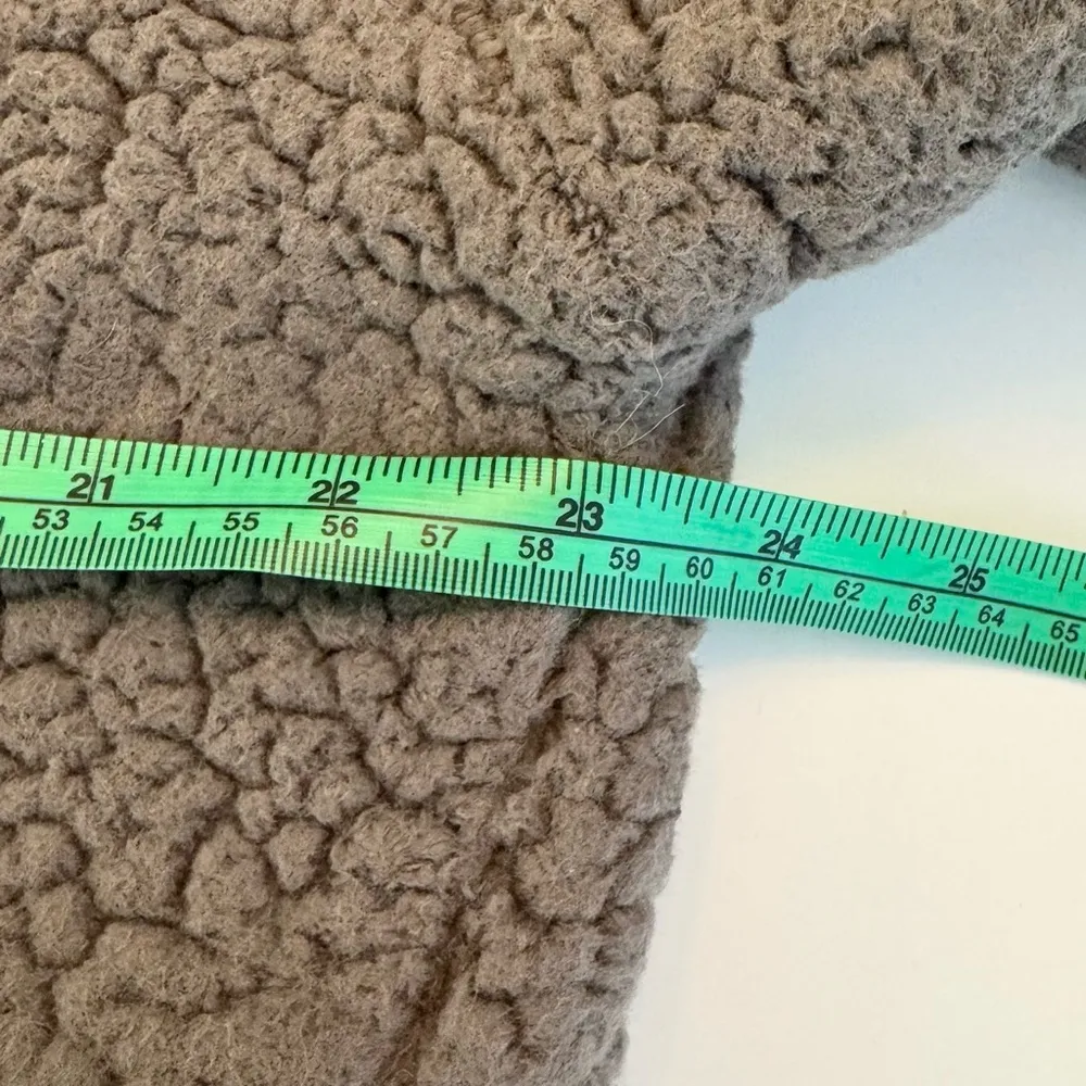 Zella Sherpa Sweatshirt Tan Grey Large Fuzzy Warm Pull Over Crewneck Fluffy - Image 5