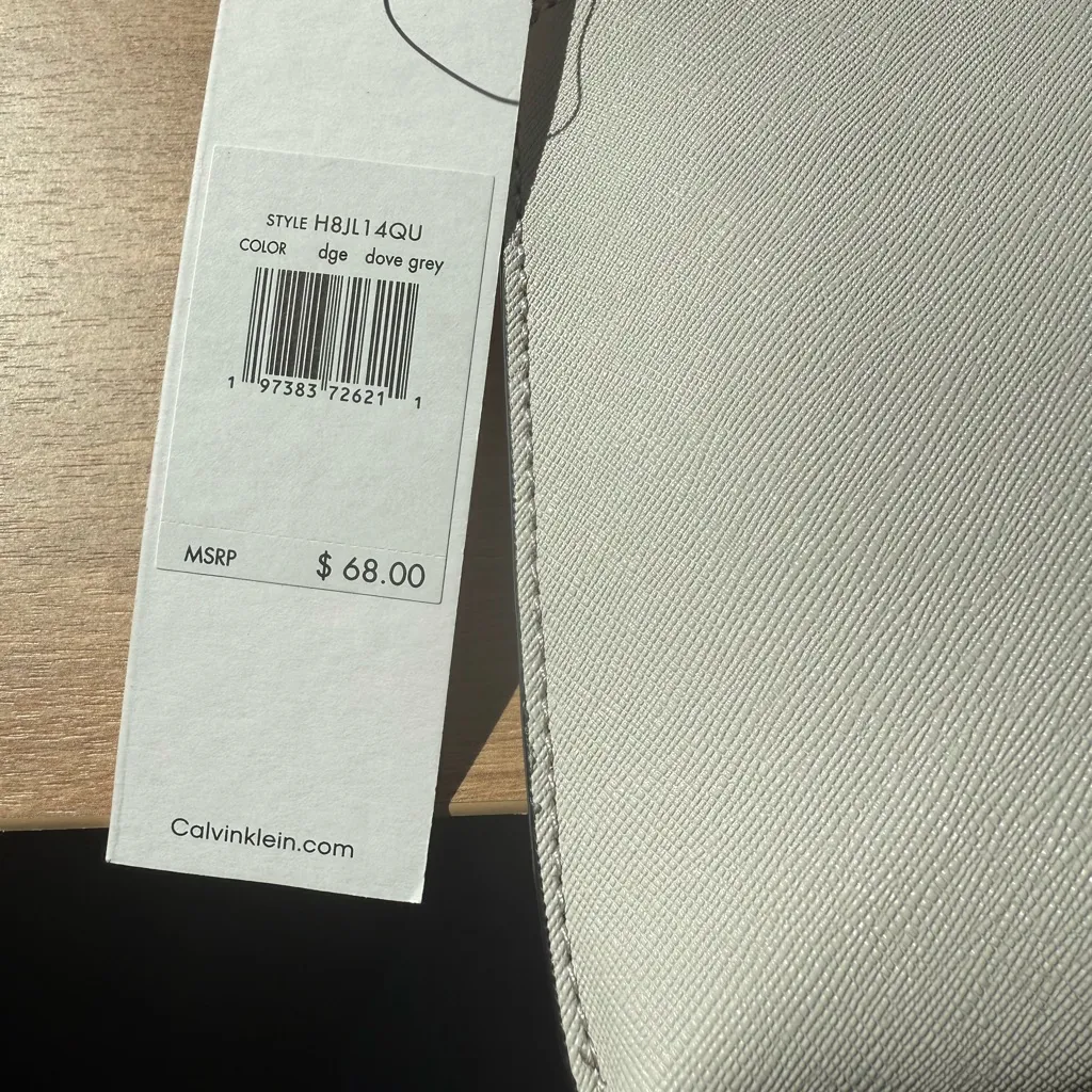 Calvin Klein Wristlet Pouch‎ Dove Grey Saffiano Leather Zip Clutch New With Tag - Image 4