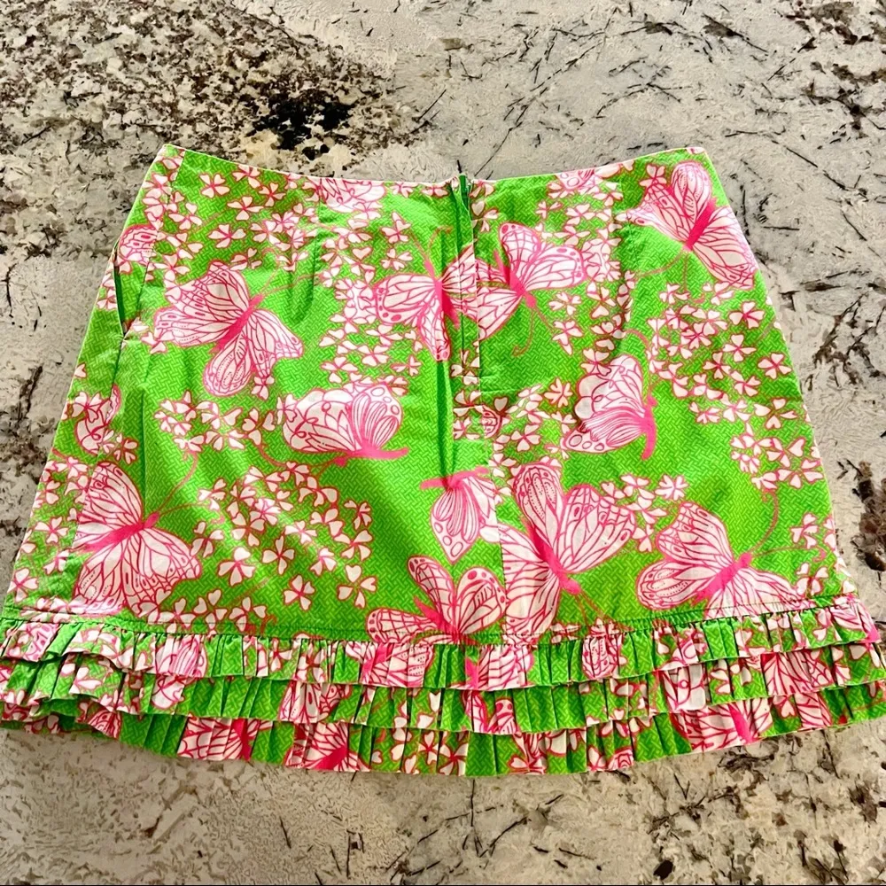 Lilly Pulitzer Karlo skirt in Grasshopper Dream Weaver pattern - Image 2