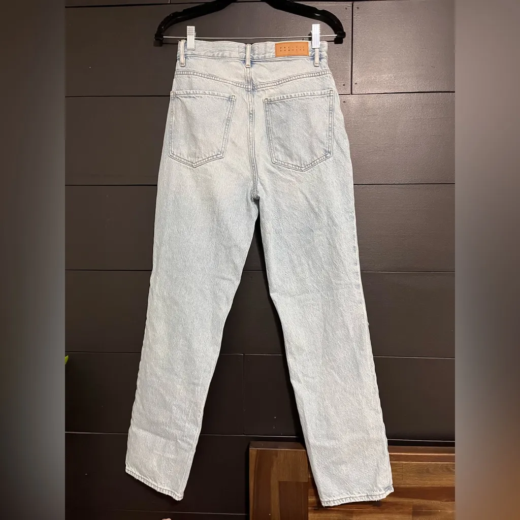 PACSUN Dad Jean Light Wash Denim Distressed Button Fly Women’s 26x29 EUC - Image 4