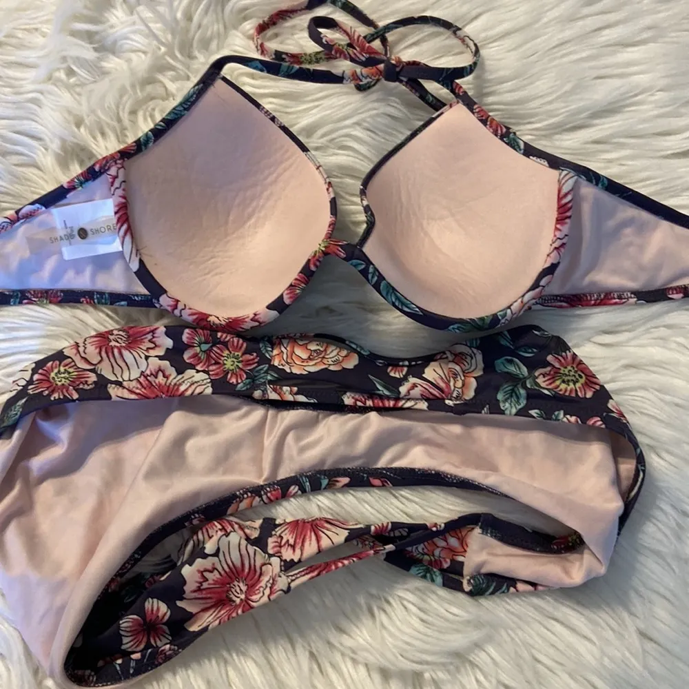 Shade & Shore two pieces swimsuit top is 36B and it’s push up and bottoms is L - Image 7