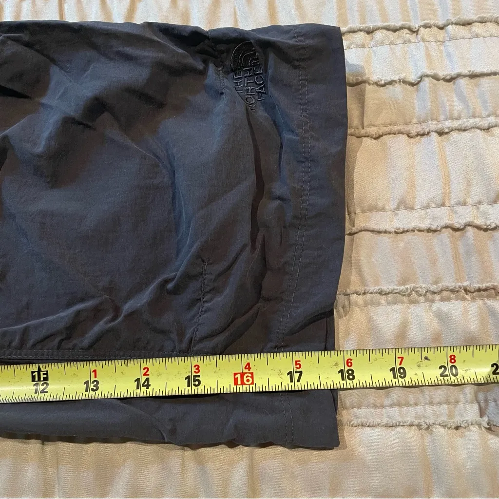 The North Face Dark Grey Cargo Cropped Capri Pants 6 Mid Rise Utility Gorpcore - Image 11