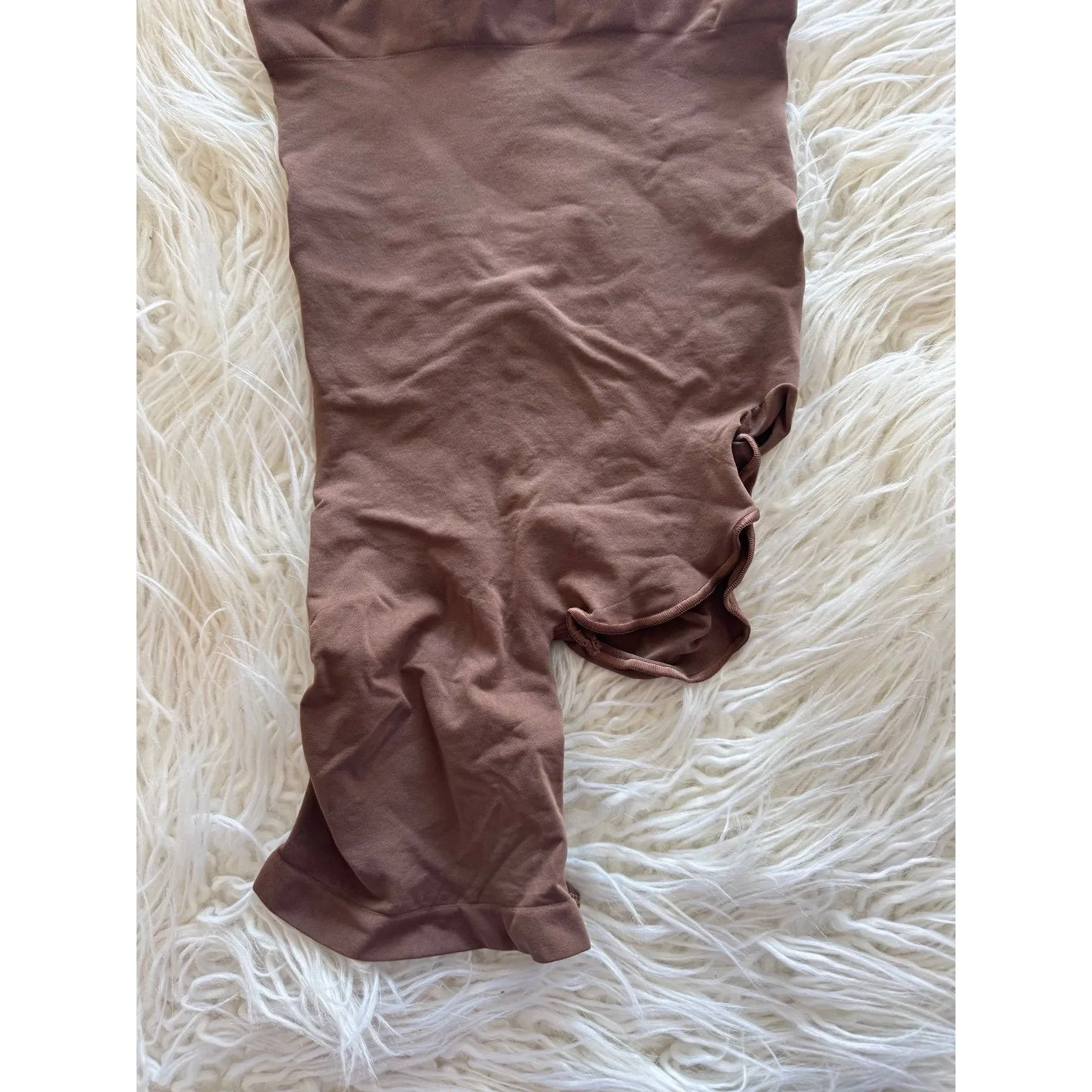 Skims Seamless Sculpt Solution Short Left Leg Exposed Cocoa Size XL - Image 5