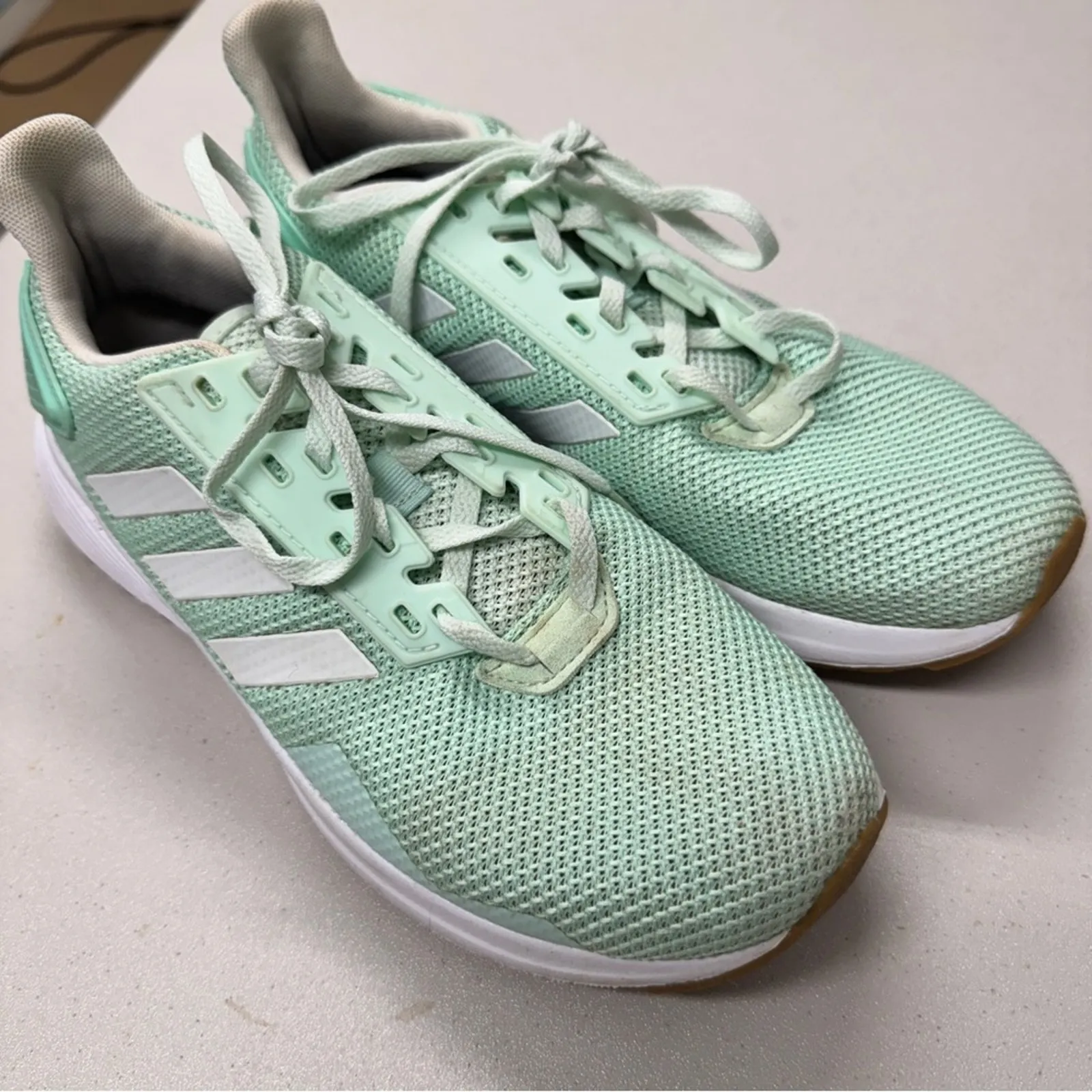 Adidas Duramo Mint White Running Shoes Sneakers Womens 8 Classic Athletic - Image 2