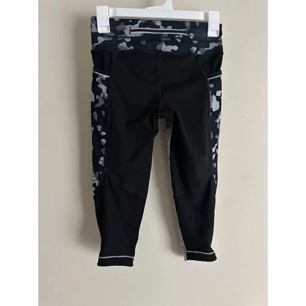 Spliced Fire Be Free Knicker Black Camo Capri XXS Leggings - Image 2