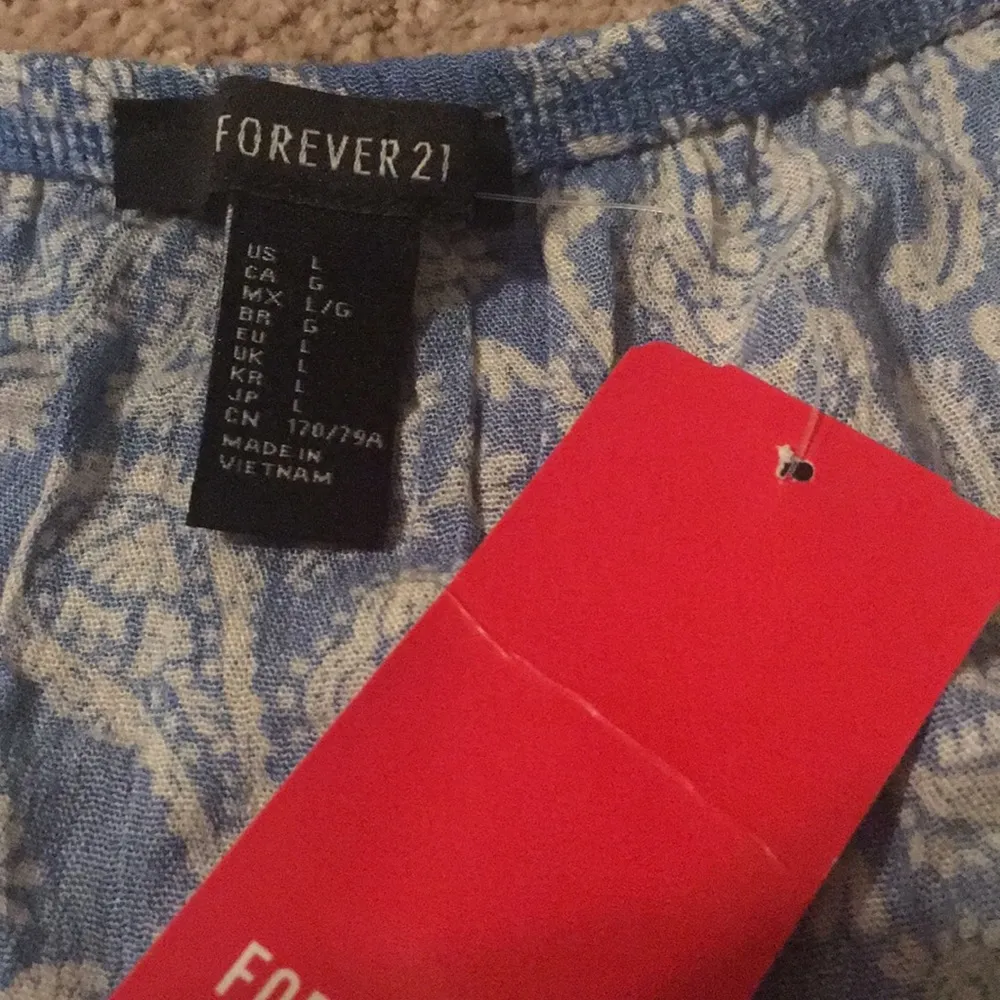 NEW forever 21 strapless blue white paisley large romper - Image 3