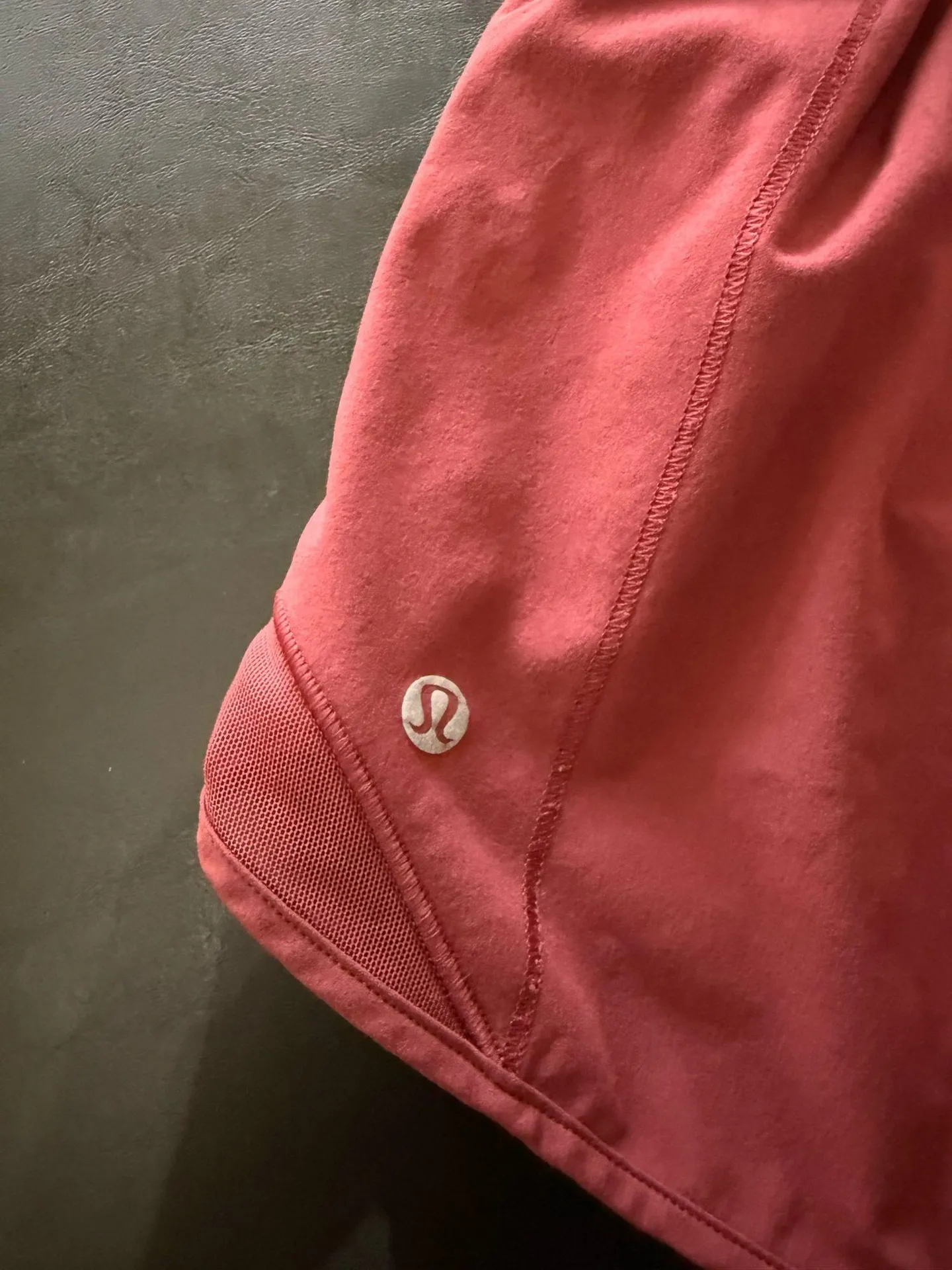 Lululemon Hotty Hot Shorts Low-Rise 4" - Image 3