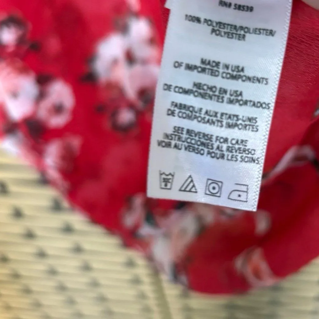 Kut From The Kloth Red‎ Floral Blouse Size Large - Image 8