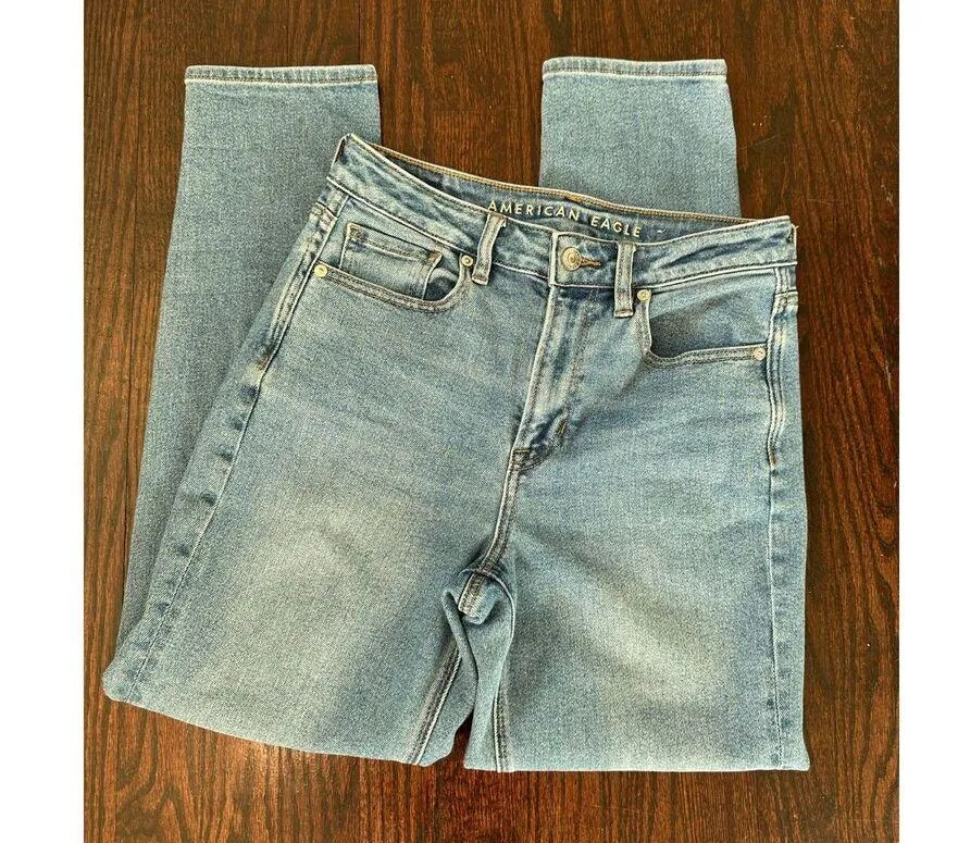 American Eagle Mom Jean Size 4 Blue - Image 4