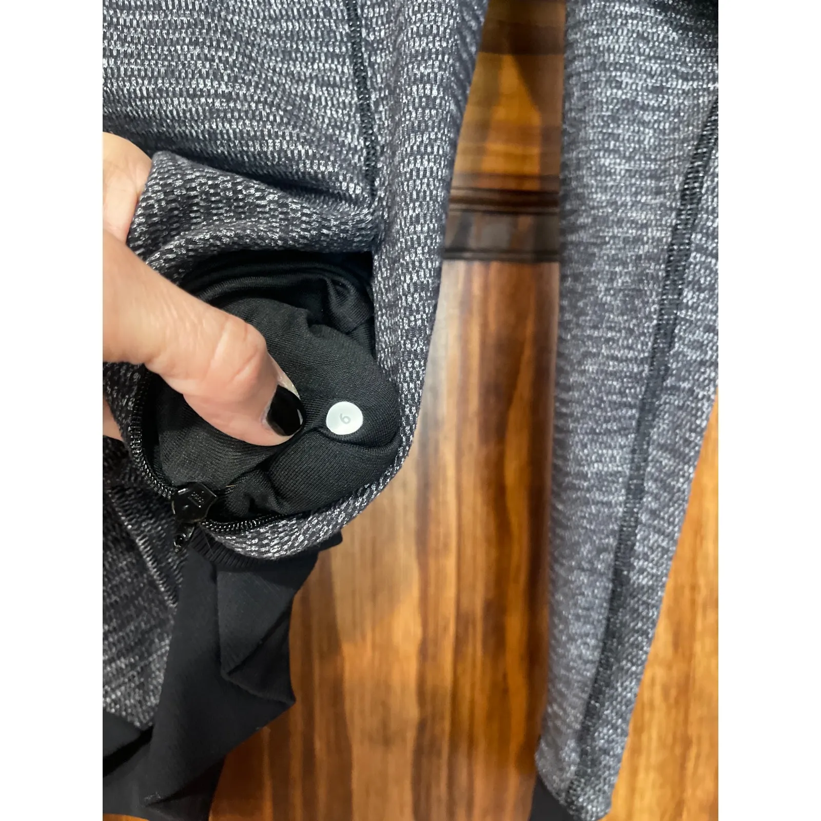 Lululemon Runderful 1/2 Zip Mini Check Pique Black size 6 - Image 6