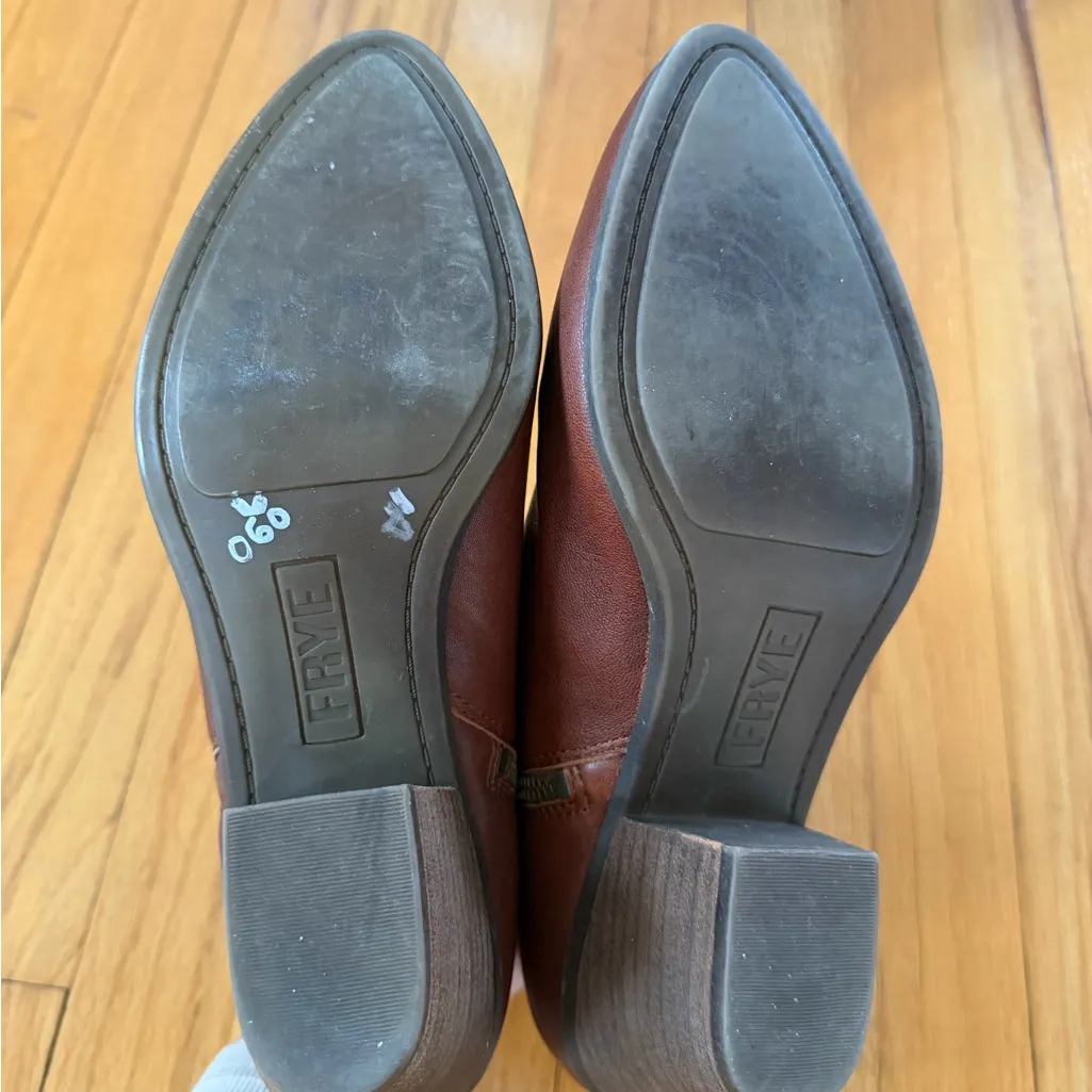 FRYE Judith Double Zip Leather Ankle Boots in Whiskey Brown size 9 - Image 10