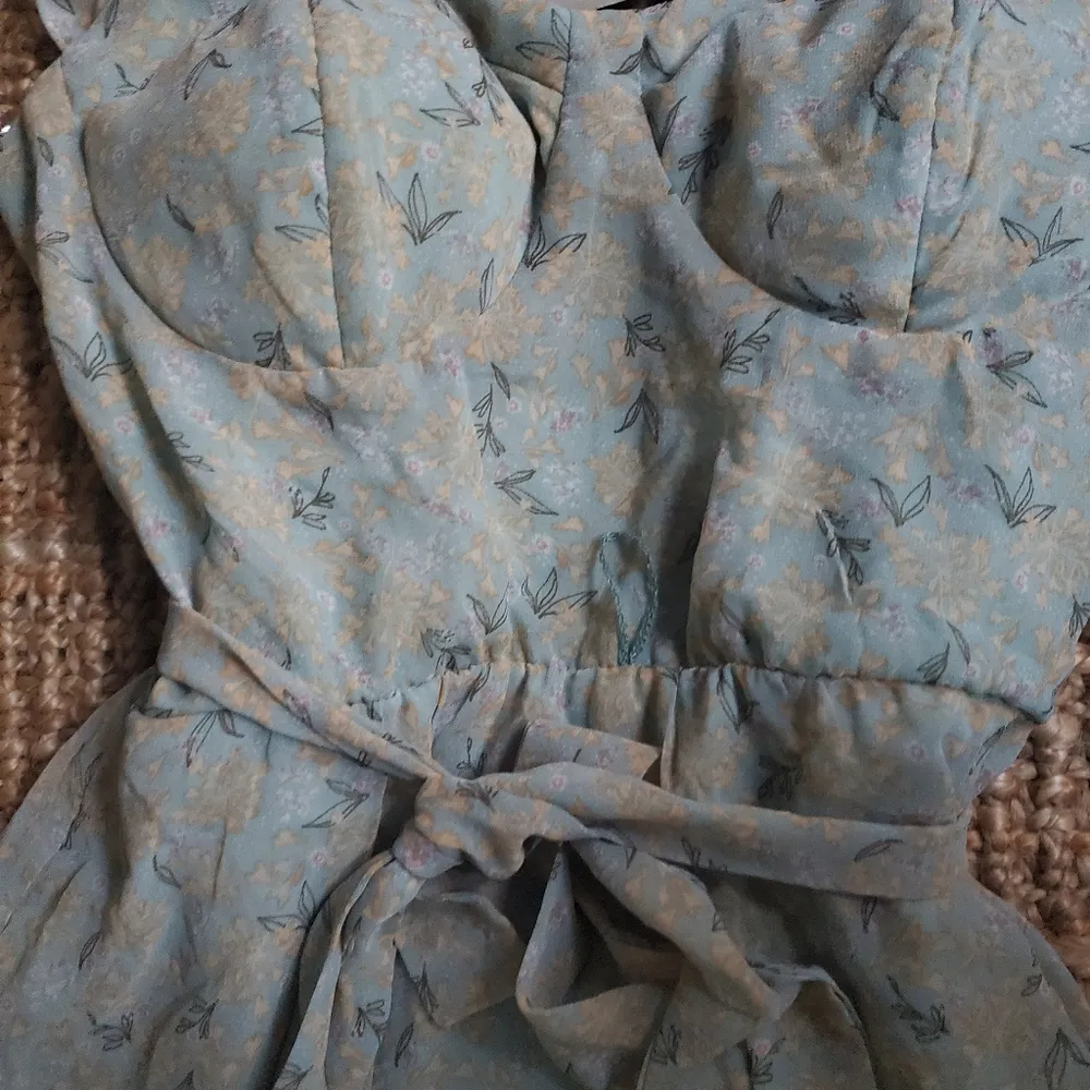 Ruffled sleeves skater dress very lightweight with build in cups New Lar… - Image 3