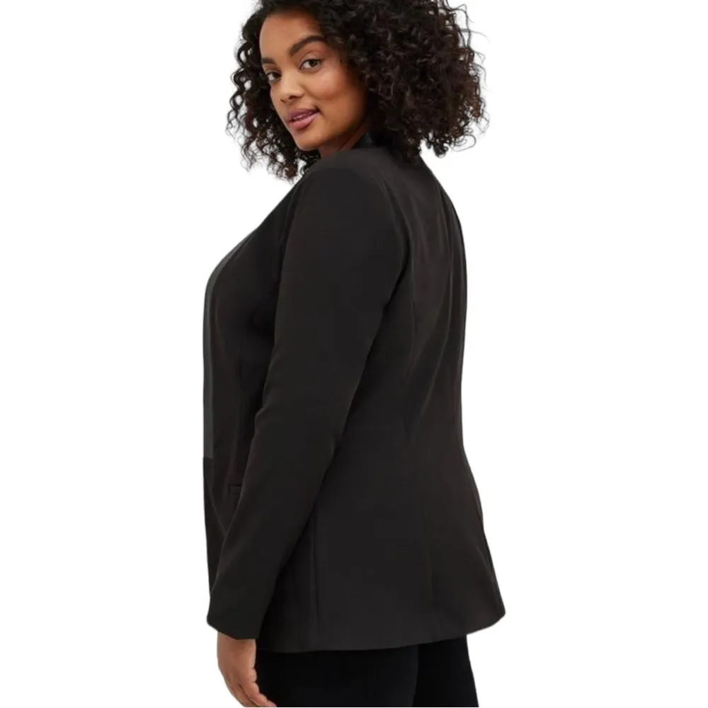 Torrid Studio Crepe Blazer Size 4X/26 NWT - Image 2