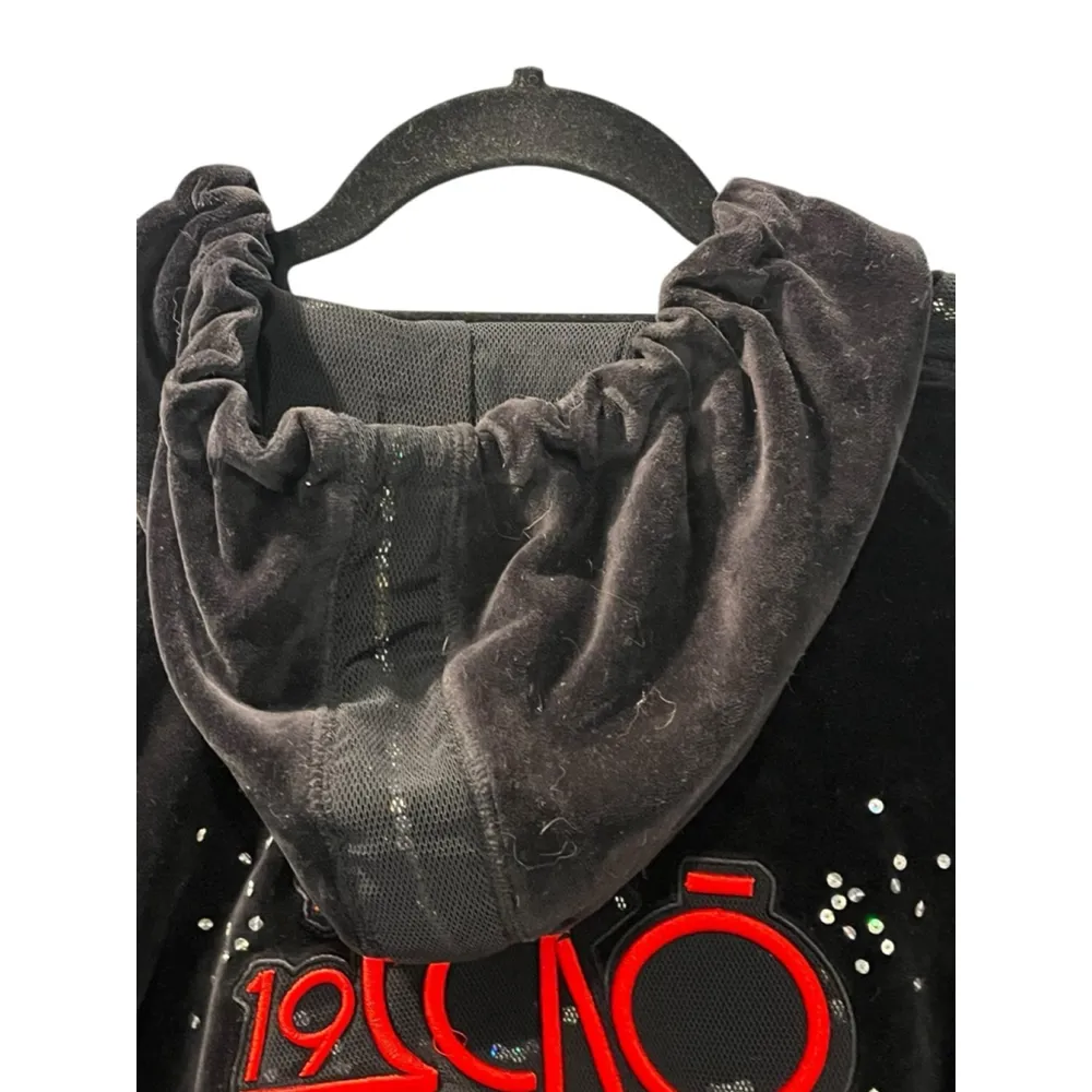 Ecko Red Vintage 90's Velvet Embroidered Rhinestone Zip Up Hoodie Size Medium Black - Image 8