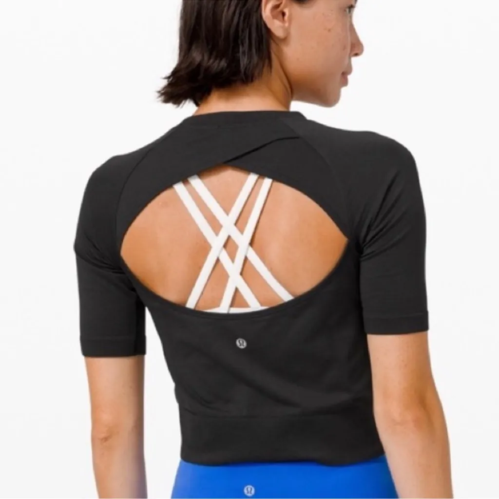 Lululemon Swiftly Train Tee Size 14 - Image 2
