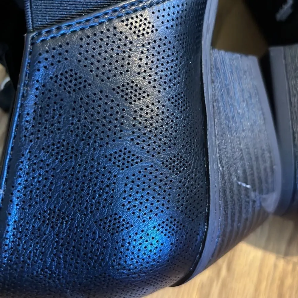 Dr. Scholl’s Black Short Booties w/ Memory Foam & Subtle Geometric Design - Image 14