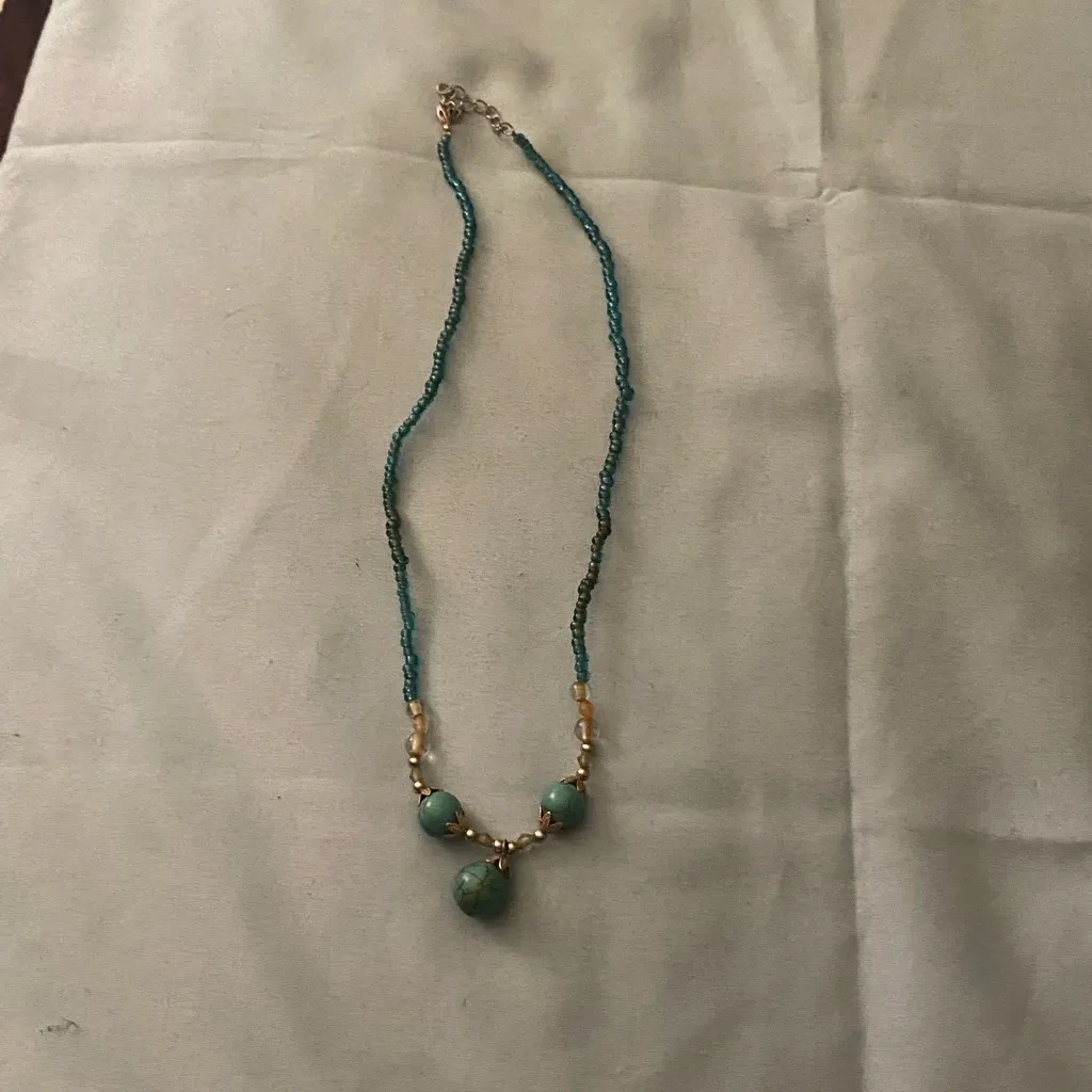 18” Vintage Necklace Blue Beaded Chain Marbled Turquoise .5” Beads Trio Center Green - Image 2