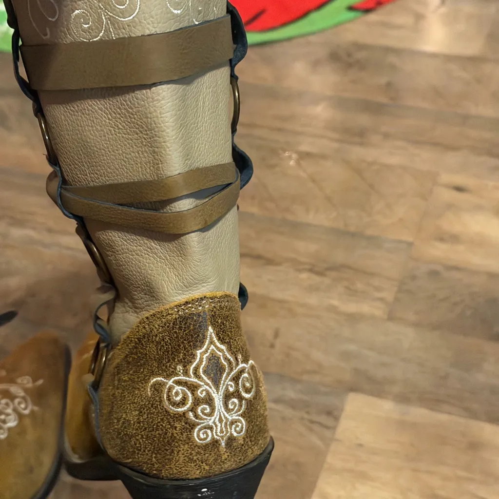 Rockin Country Genuine Leather Buckles Embroidered Women's Boots size 8 NEW Tan - Image 8