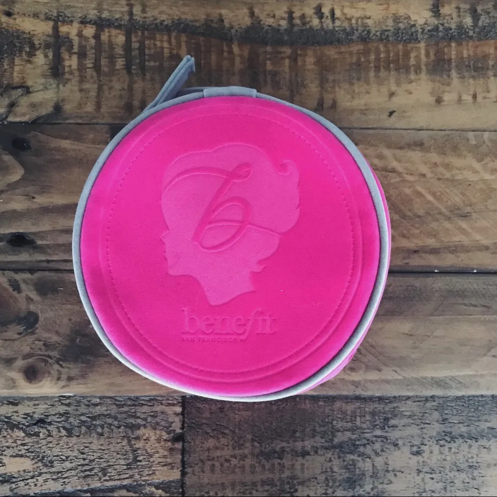 NWOT Benefit Velour Cosmetic Bag - Image 4