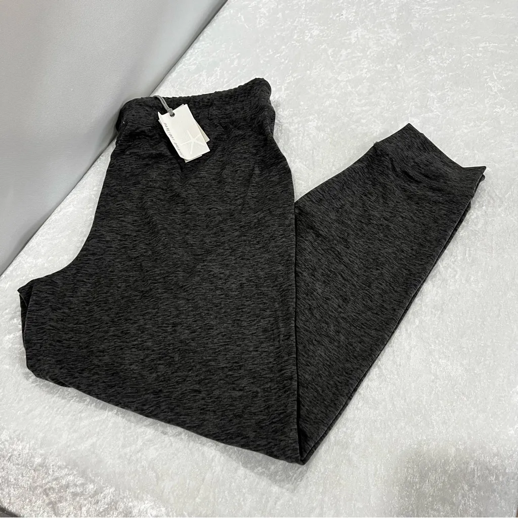 Barefoot Dreams Malibu Collection Butterchic Knit Jogger Size Large Gray Carbon - Image 3