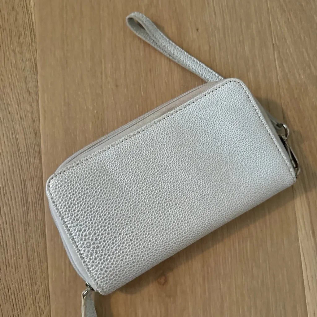 Nine West  Wristlet - Image 4