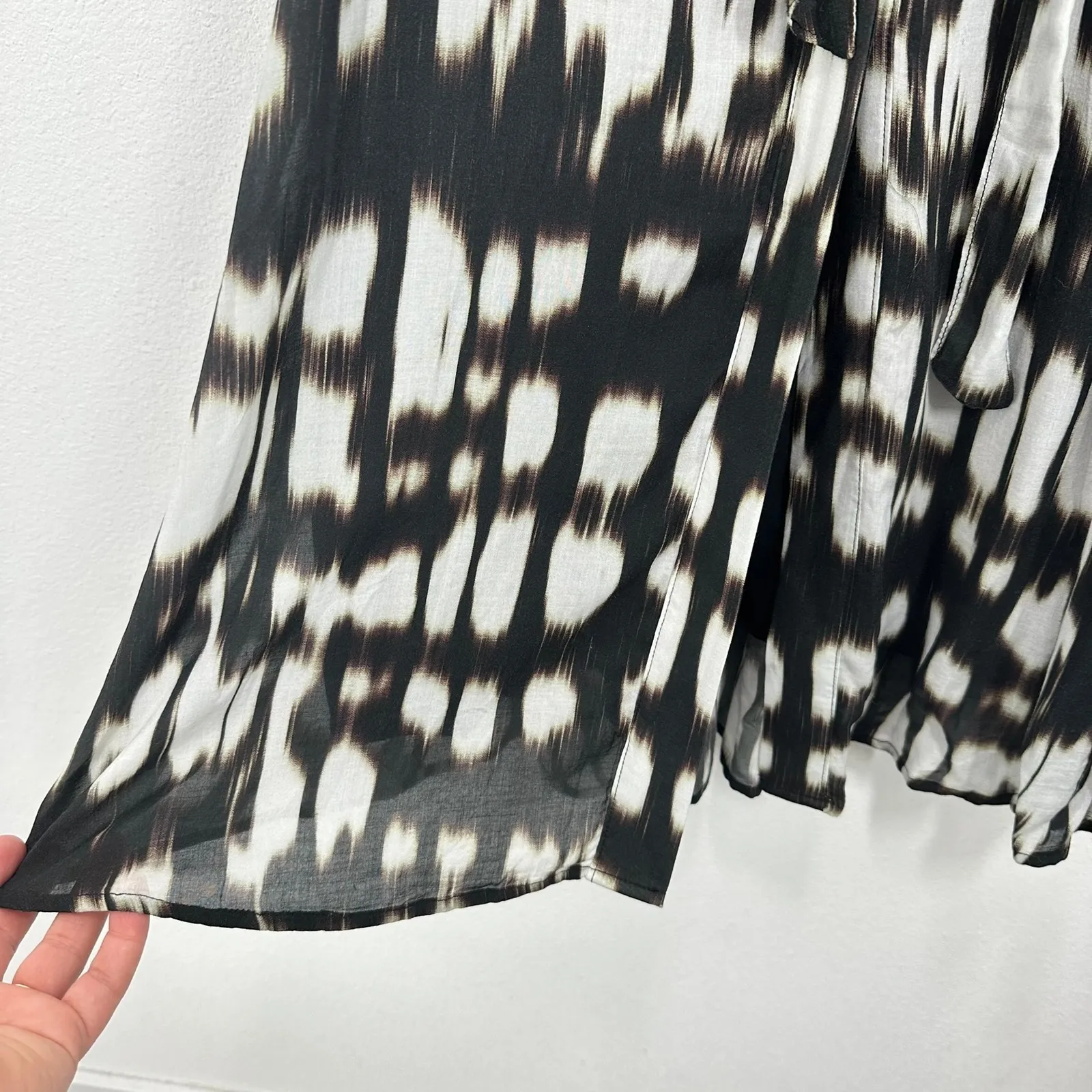 Bella Dahl XS Black White Print Rayon Maxi Dress Button Front Long Sleeve Resort - Image 4