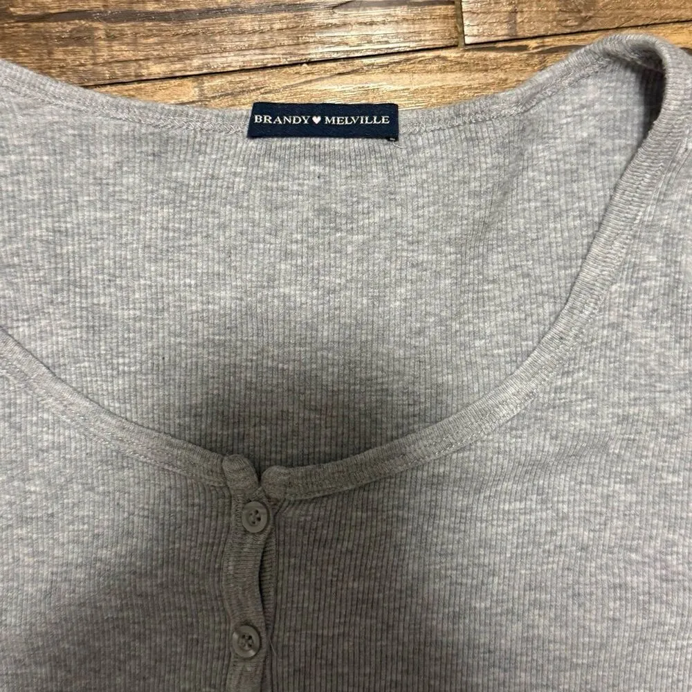 Brandy Melville  Zelly buttoned long sleeve top - Image 3