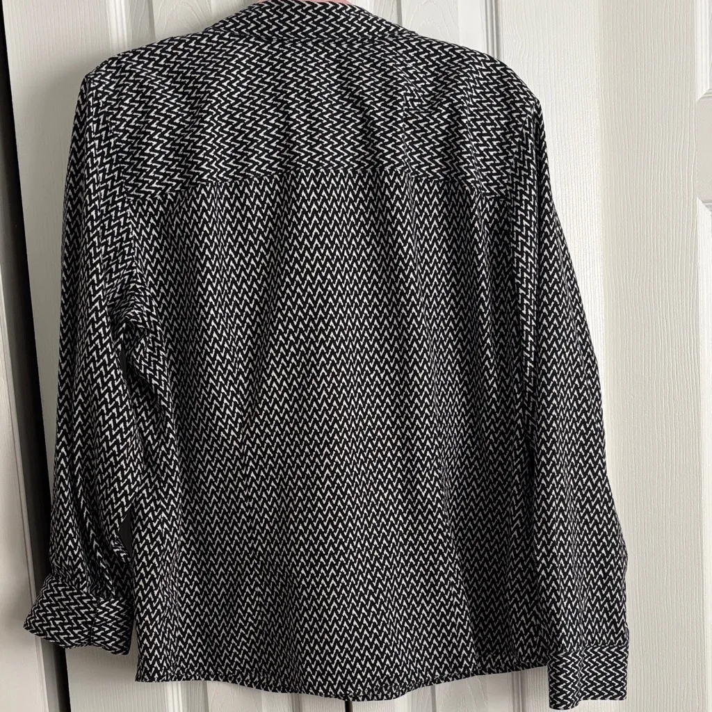 Chico’s No Iron Button-Up Shirt – Size 3 (Equivalent to XXL / 18–20) – EUC - Image 2