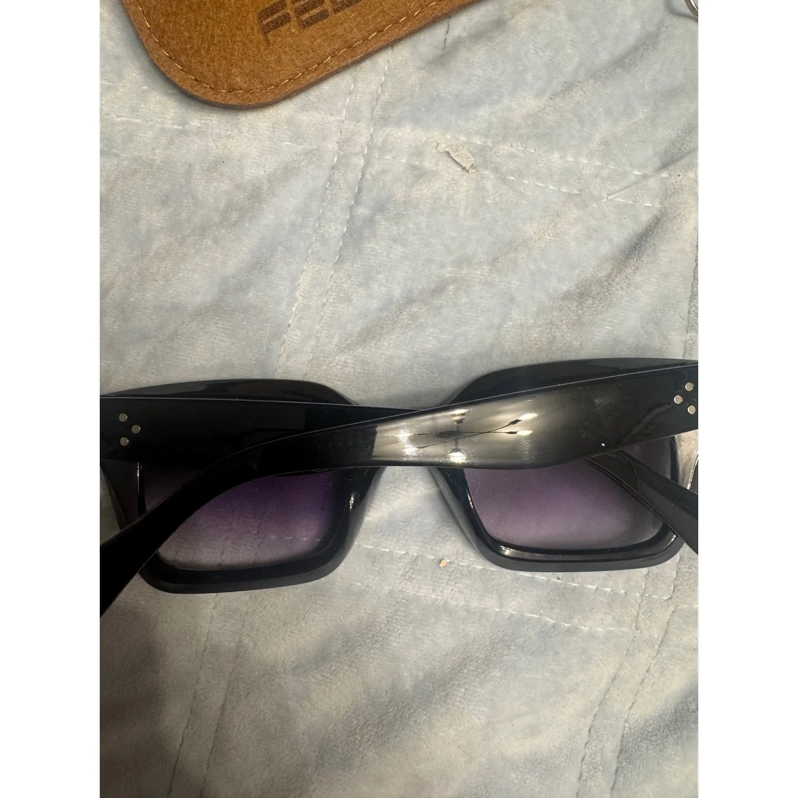 Fegeidy Womens Black Rectangle Sunglasses with Case Trendy Fashion Glasses - Image 3