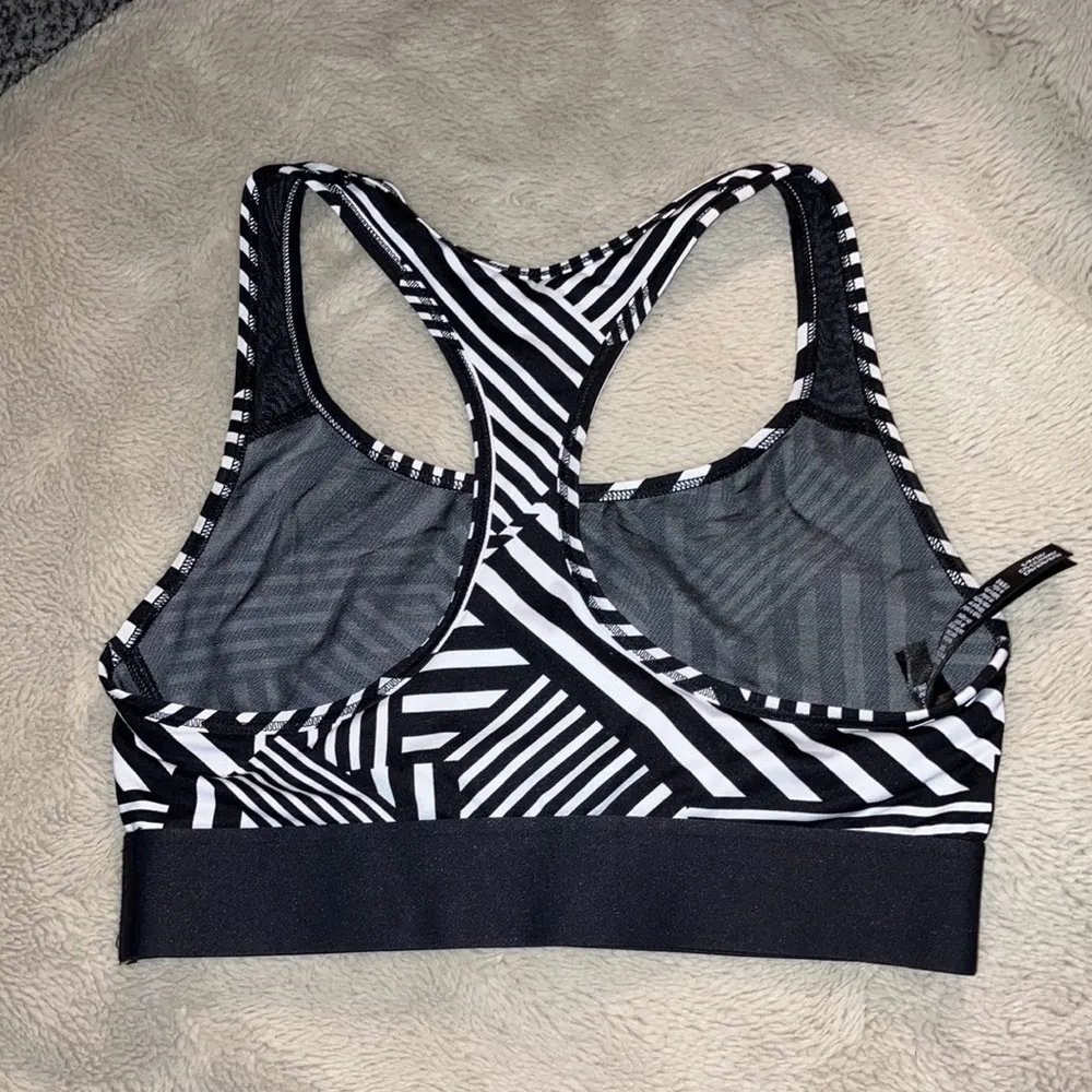 🎉4 for $20 The Player by Victoria’s Secret Sports Bra, Small - Image 2