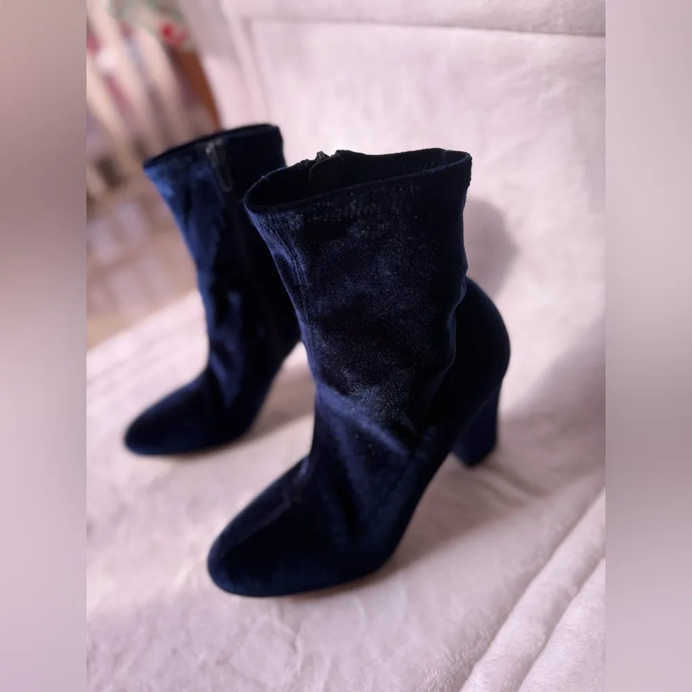 Madden Girl Fantaysa Velvet Bootie (Navy) 6.5 bootie zipper - Image 11