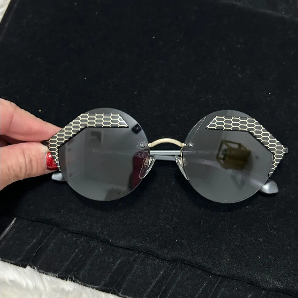 Bvlgari BV6089 Round Honeycomb Sunglasses - Image 10