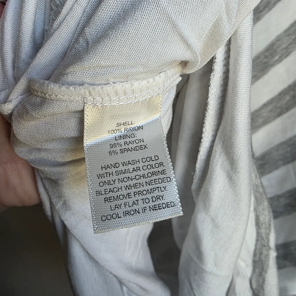 White House Black Market Dolman Gray And White Chevron Striped Shirt Flowy XL - Image 5