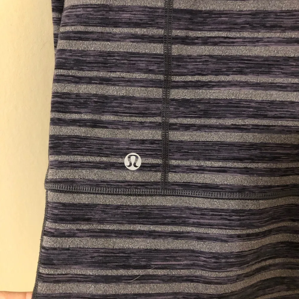 Lululemon athletica In stride hooded full zip jacket black gray stripe women’s 4 - Image 11