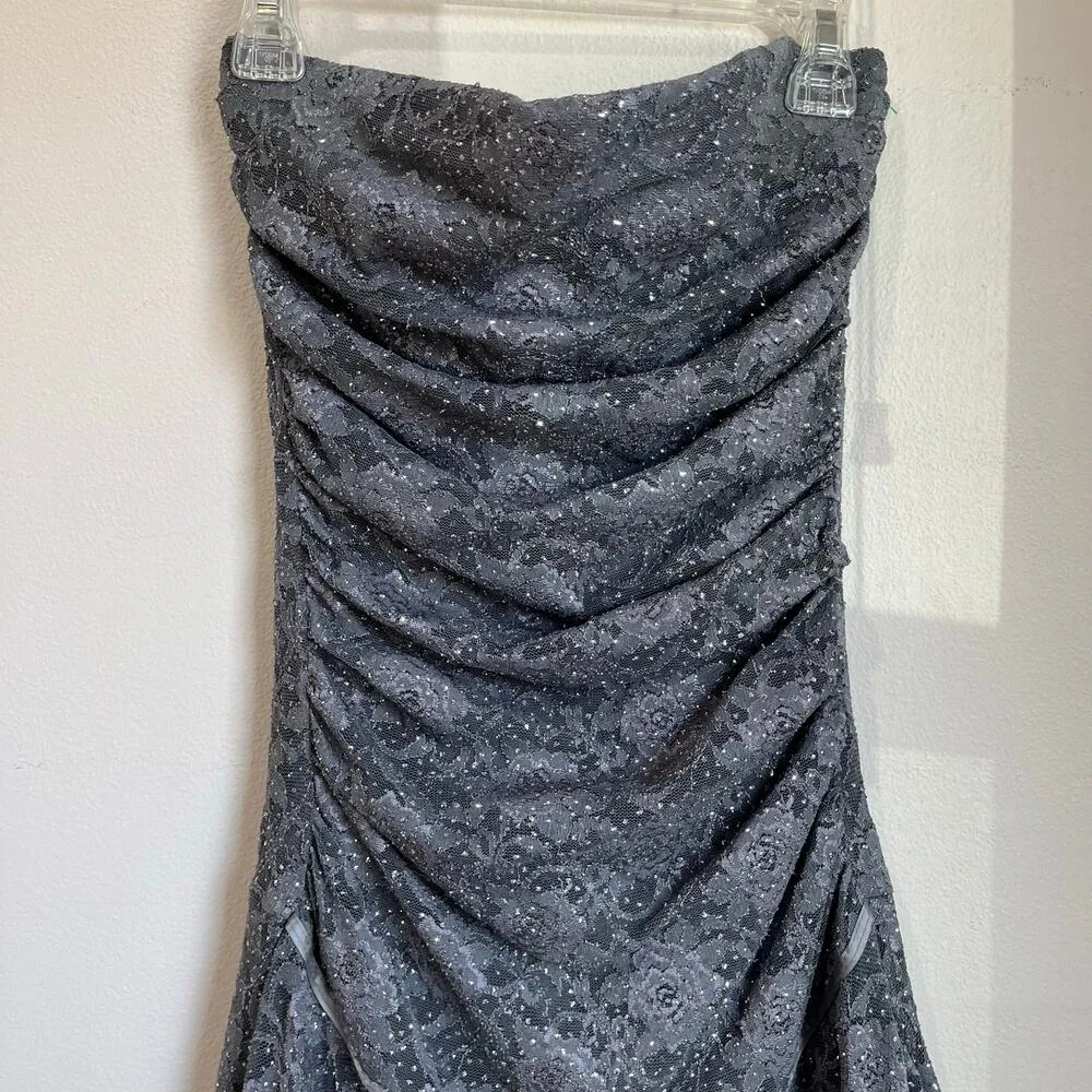 Alyn Paige Gray & Silver Lace Y2K Strapless Handkerchief Hem Party Dress Sz S - Image 5