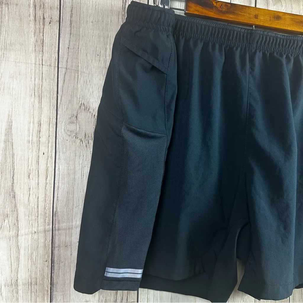 Brooks Women's Black Athletic Shorts - Image 3