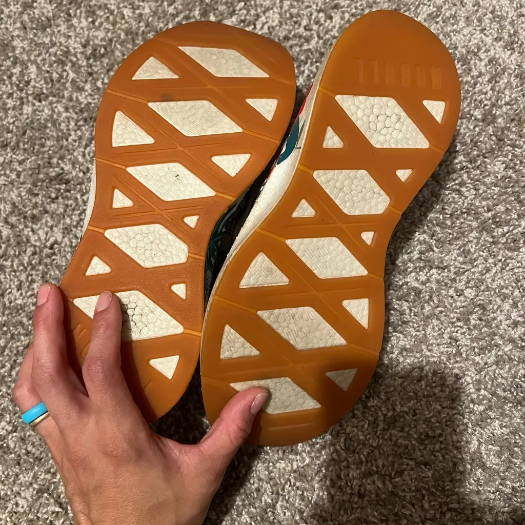 NOBULL White and Red Sneakers Tropical Design

Only worn twice! - Image 2