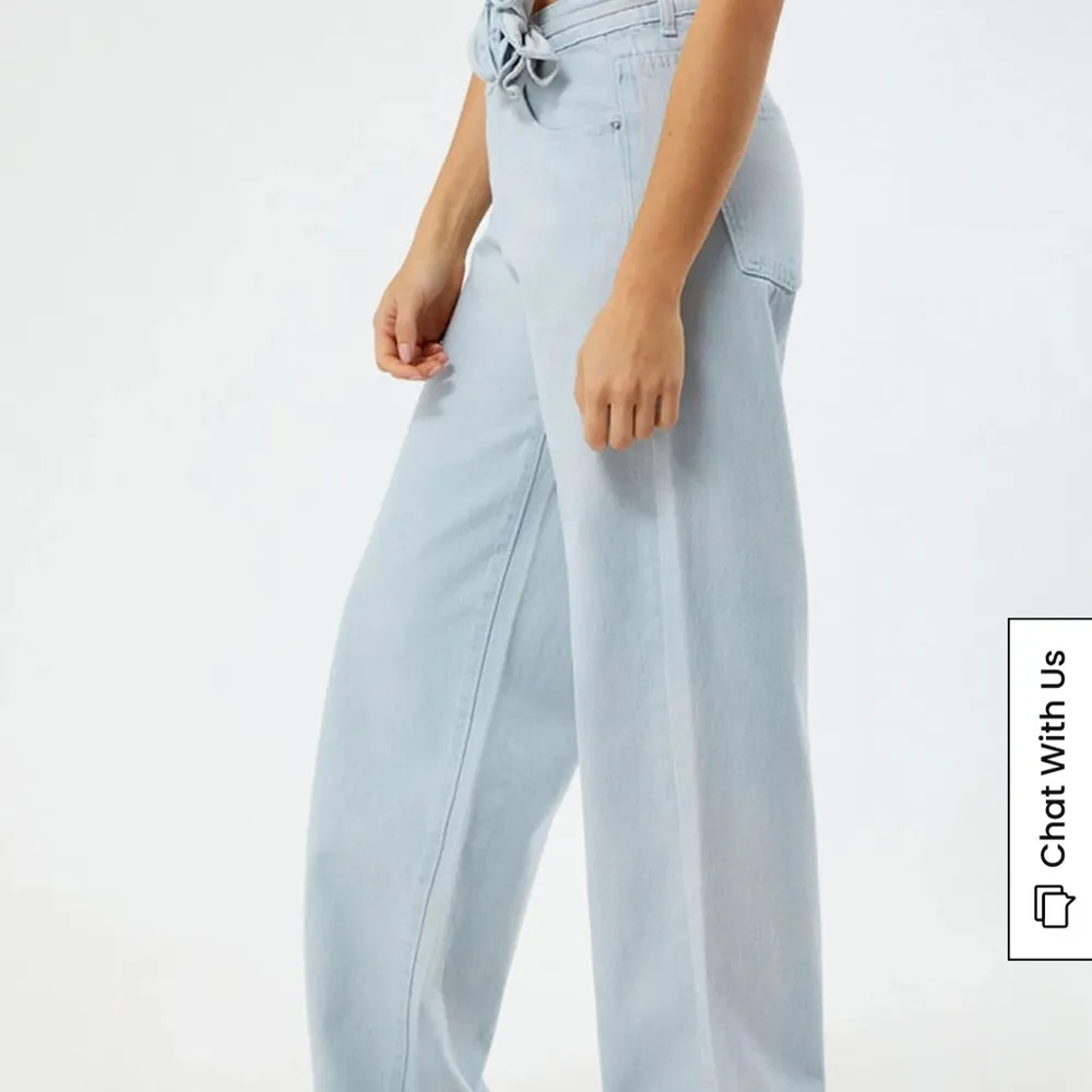 LA Hearts Light Indigo Rose Belted Low Rise Baggy Jeans - Image 9