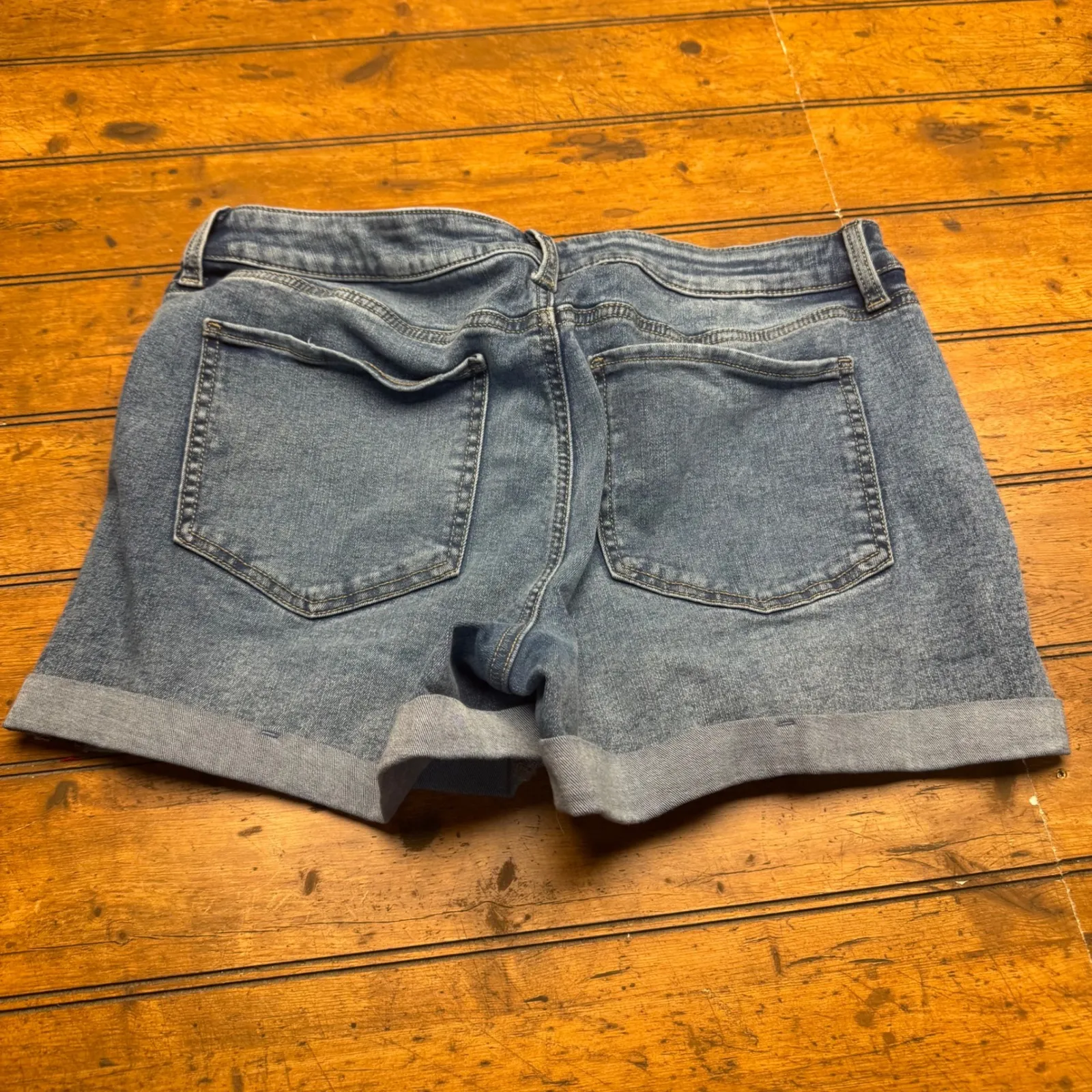 SO Jeans Womens Low Rise Midi Shorts Distressed Cuffed Denim Size 15 Blue - Image 3