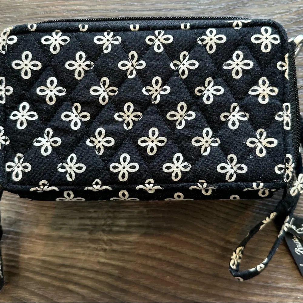 Vera Bradley  RFID All In One Clutch Wristlet Resort Medallion Black And‎ White - Image 2